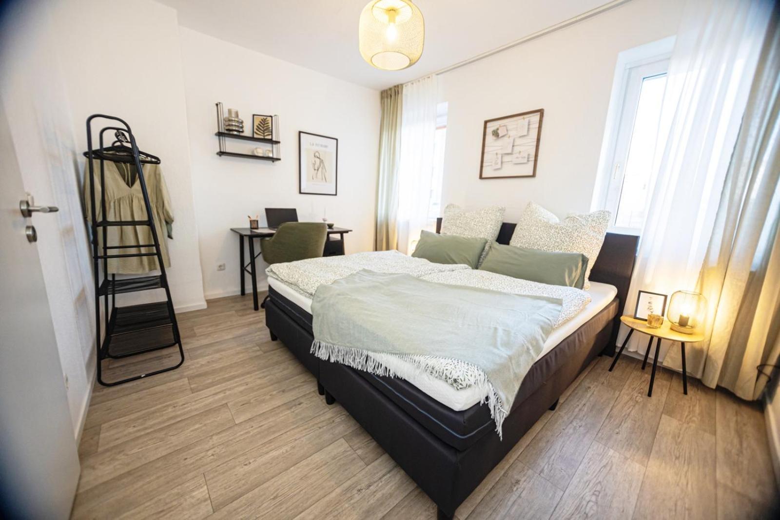 Blossfeld-Apartments Geraeumige Stadtoase Mitten Im Zentrum Mit 3 Schlafzimmern, Gratis Parkplatz, W-Lan, Netflix Jena Exterior photo